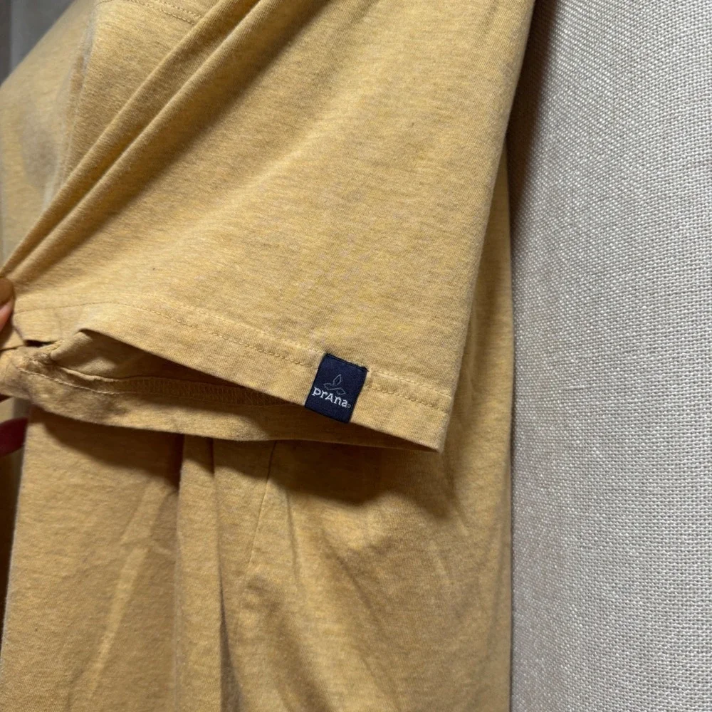 Prana XXL Mens Short Sleeve Crew Neck Pocket‎ T-Shirt Gold Yellow Casual